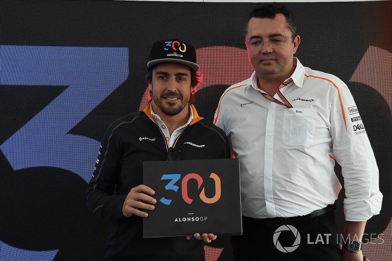 Fernando Alonso, McLaren viert zijn 300ste Grand Prix met Eric Boullier, McLaren Racing Director