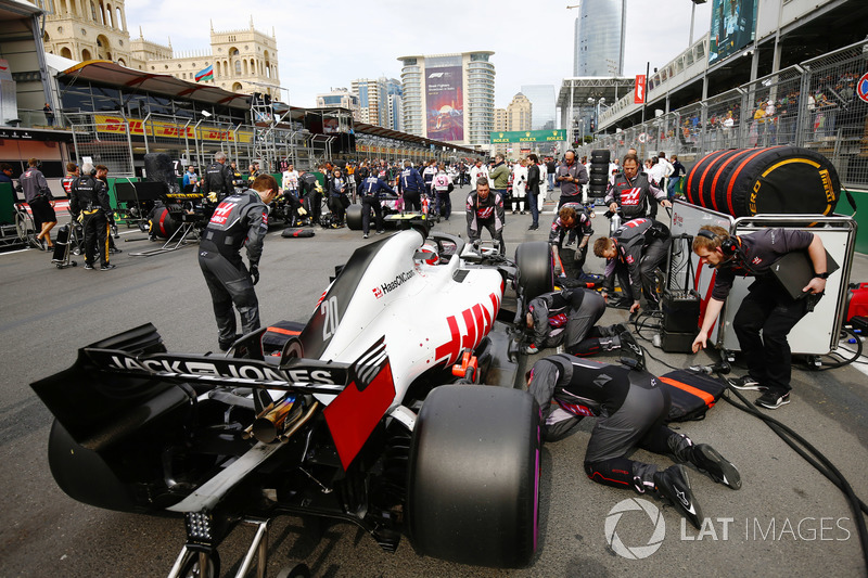 Инженеры Haas и Кевин Магнуссен, Haas F1 Team VF-18