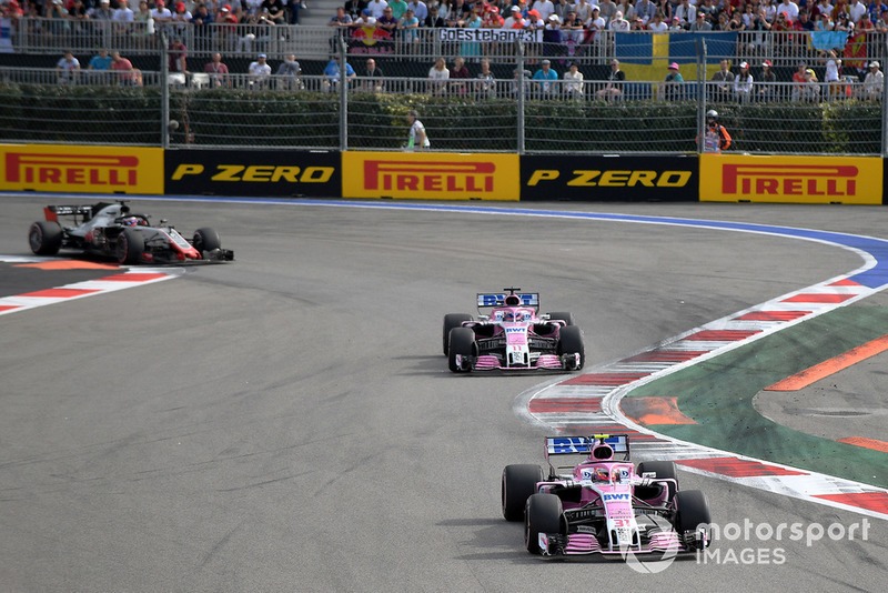 Естебан Окон, Racing Point Force India VJM11 and Серхіо Перес, Racing Point Force India VJM11