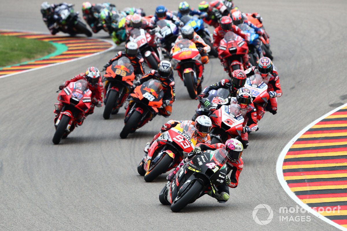 Aleix Espargaro, Aprilia Racing Team Gresini race start