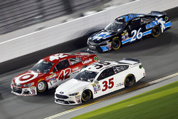 David Gilliland, Front Row Motorsports Ford; Kyle Larson, Chip Ganassi Racing Chevrolet