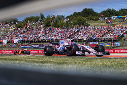 Sergio Perez, Sahara Force India F1 VJM10, Stoffel Vandoorne, McLaren MCL32