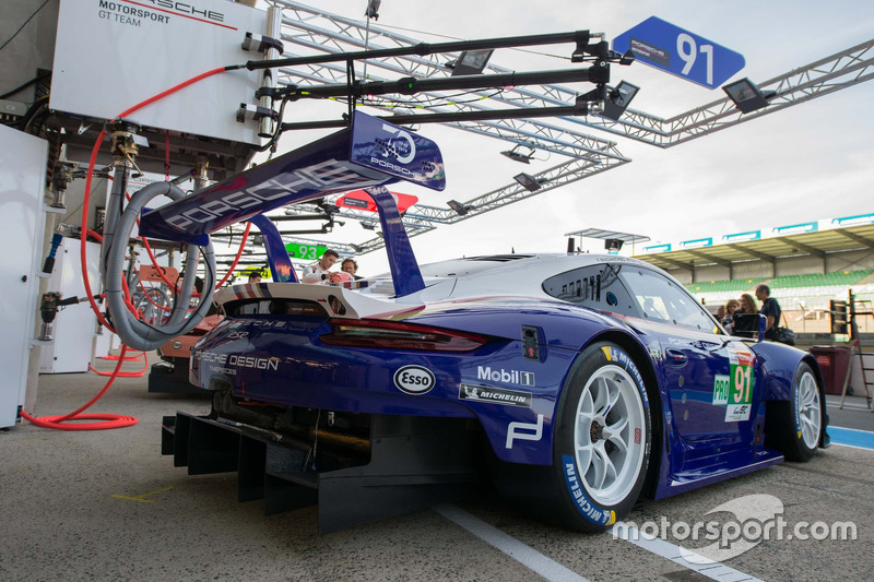 #91 Porsche GT Team Porsche 911 RSR with special livery