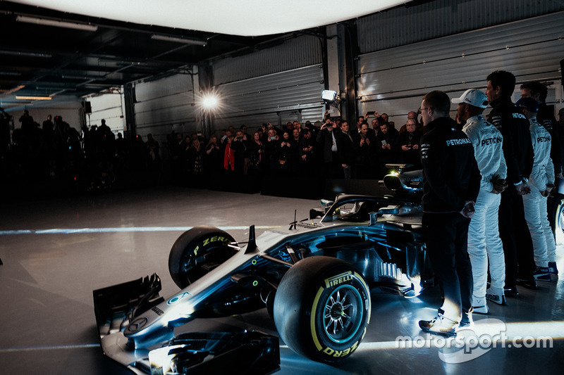 La presentazione della Mercedes AMG F1 W09
