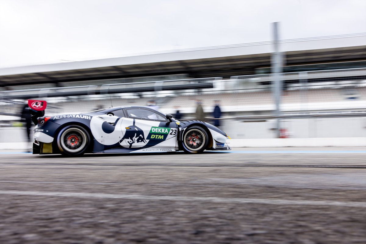 Alex Albon saat menjalani tes pramusim DTM 2021 di Hockenheim dengan mengemudikan Ferrari 488 GT3 Evo milik AF Corse.