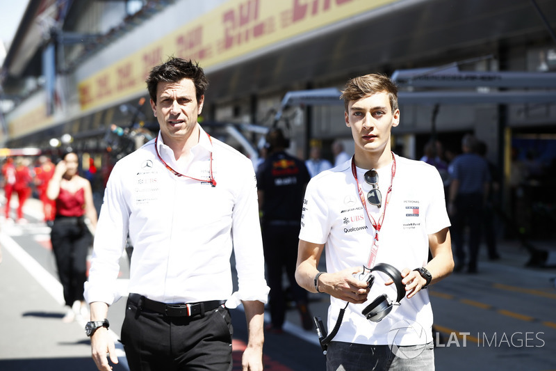 Toto Wolff, directeur de Mercedes AMG F1 et George Russell, Mercedes