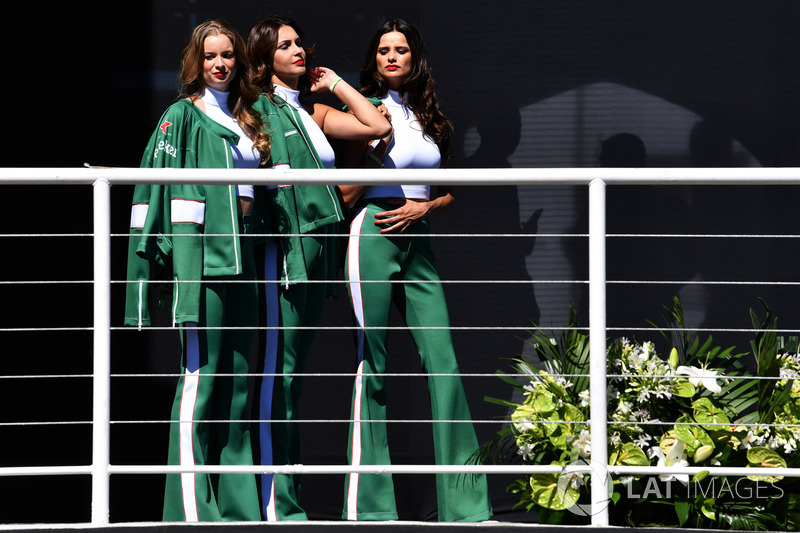 Grid girls on the podium