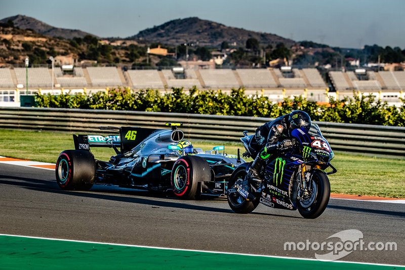 Lewis Hamilton, Yamaha MotoGP YZR-M1, Valentino Rossi, Mercedes-AMG F1 W08