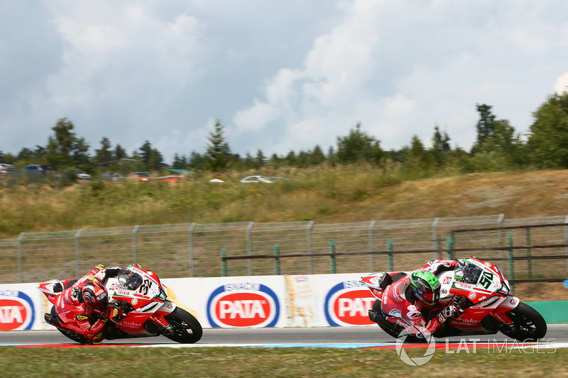 Eugene Laverty, Milwaukee Aprilia, Lorenzo Savadori, Milwaukee Aprilia