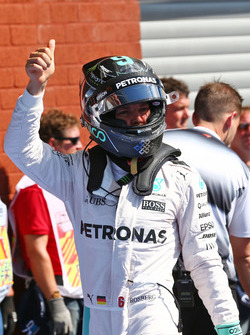 Nico Rosberg, Mercedes AMG F1 viert zijn pole-position in parc ferme
