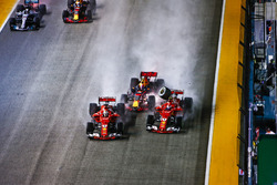 L'incidente di Sebastian Vettel, Ferrari SF70H, Max Verstappen, Red Bull Racing RB13, Kimi Raikkonen, Ferrari SF70H alla partenza