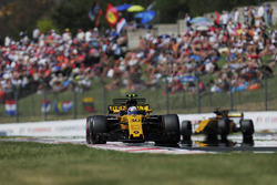 Jolyon Palmer, Renault Sport F1 Team RS17, Nico Hulkenberg, Renault Sport F1 Team RS17