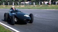 Sir Stirling Moss s'impose avec Vanwall en 1957