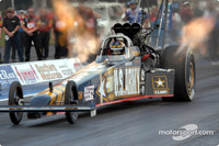 Schumacher walks away from wrecked dragster Schumacher walks away from wrecked dragster