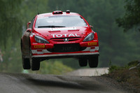 Gronholm jumps to lead in his home land Gronholm jumps to lead in his home land