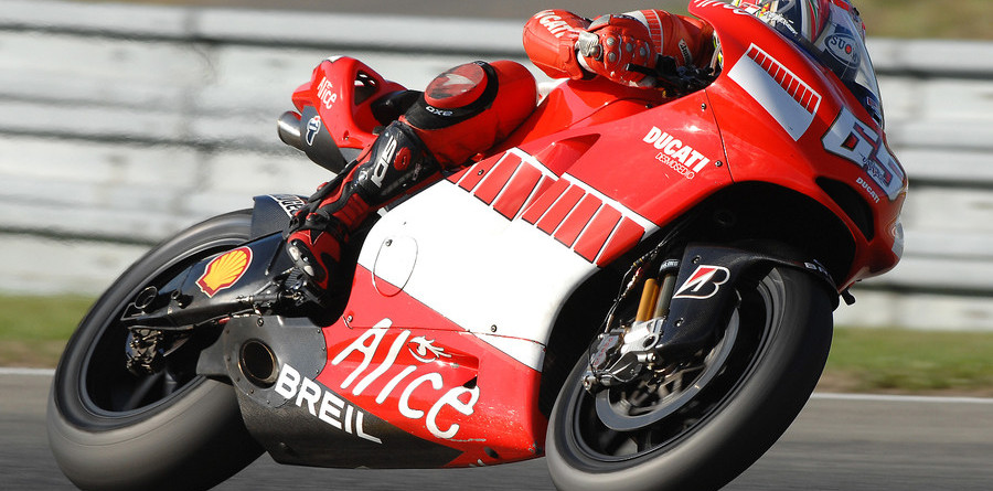 Capirossi to continue with Ducati for 2007 Capirossi to continue with Ducati for 2007