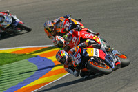 Hayden is 2006 champion as Rossi falls in Valencia Hayden is 2006 champion as Rossi falls in Valencia