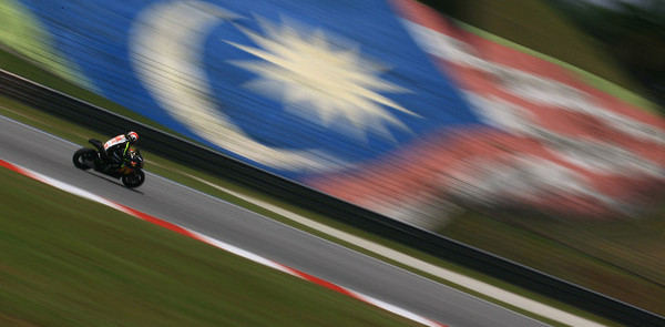 Simoncelli sets best overall time in Sepang