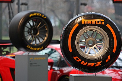 Pirelli surprises F1 with Melbourne 'supersofts'