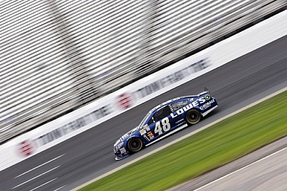 Last-place start too much for Jimmie Johnson to overcome