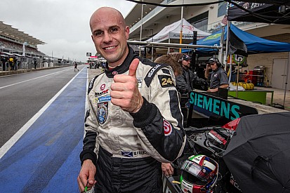 Franchitti puts Level 5 on pole in Texas