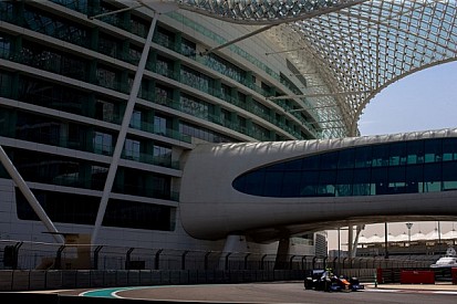 Jolyon Palmer quickest again at Yas Marina