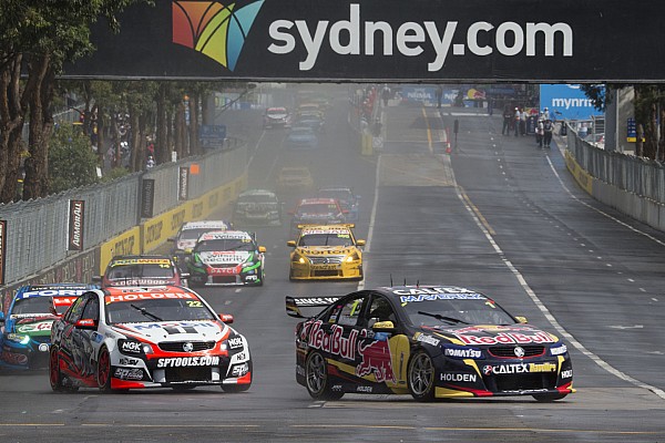 Dunlop driver suspended 18 months following Sydney altercation - video
