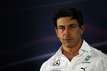 Wolff no acepta la propuesta de Red Bull
