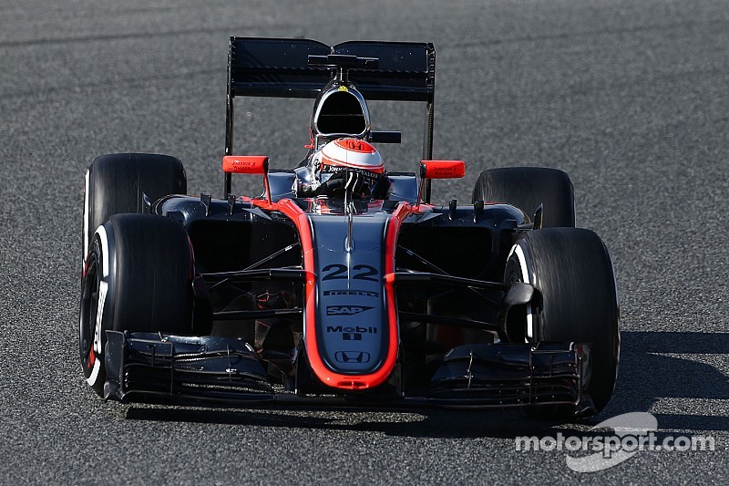 La McLaren MP4-30 dans le jeu vidéo iRacing l'été prochain