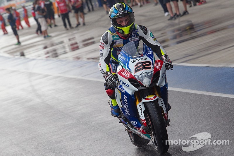 Дождь помешал гонщикам WSBK в Бурираме