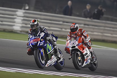 Lorenzo piégé en course par son casque