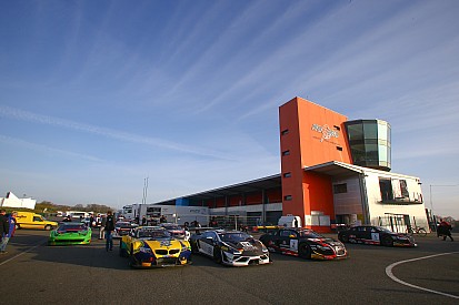 Audi domina el primer día en Nogaro