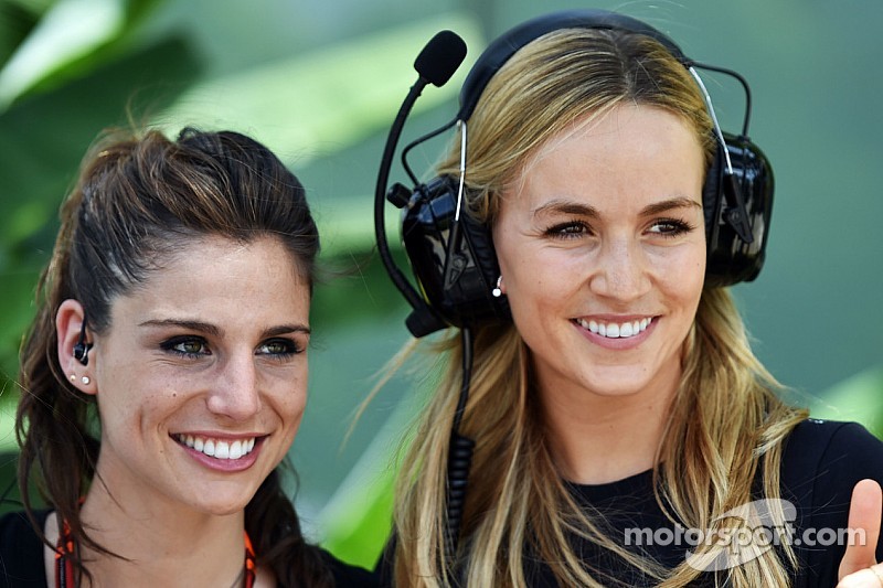 Carmen Jorda lorgne sur un premier run à bord de la Lotus E23 Hybrid