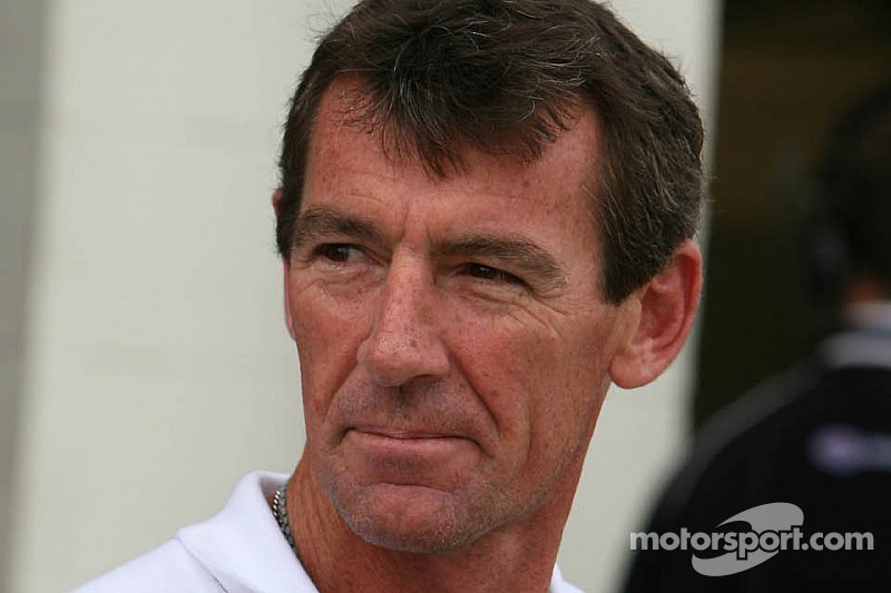 Troy Corser prêt à défendre son image contre JR Racing