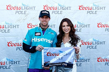 Hamlin consigue la pole position