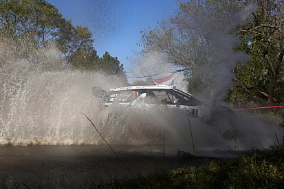 Meeke lidera en Argentina, pero Ostberg se acerca