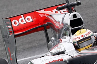 F1: l'ala posteriore della McLaren fa discutere
