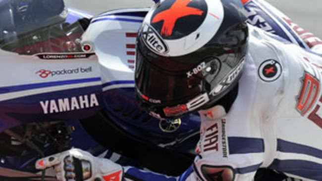 Jorge Lorenzo in pista nei test notturni in Qatar