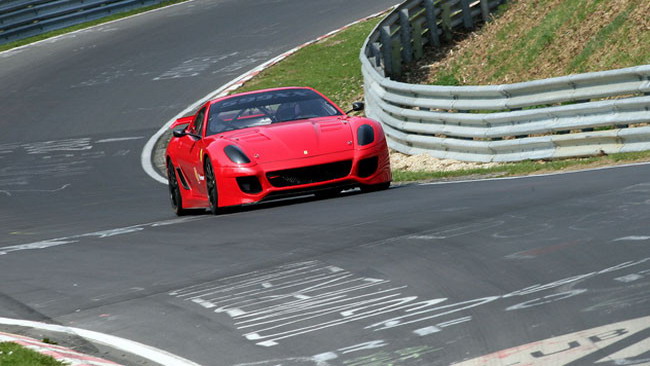 La Ferrari 599XX sotto il muro dei 7 minuti al Ring