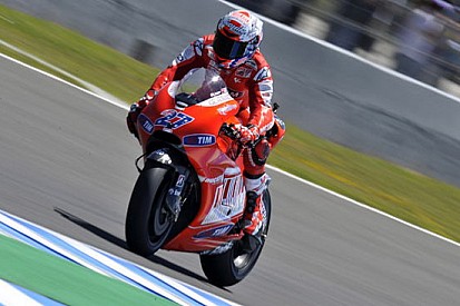 Stoner va a caccia del riscatto a Le Mans