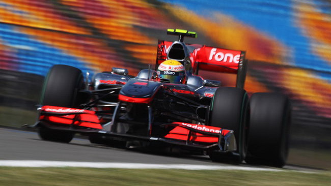 La spunta Lewis Hamilton nella doppietta McLaren