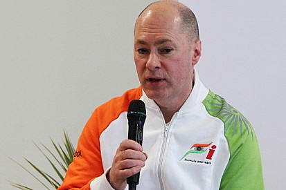 Lotus soffia Mark Smith alla Force India