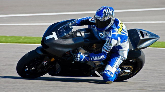 Yamaha al Signor Nessuno: Yoshikawa al posto Rossi