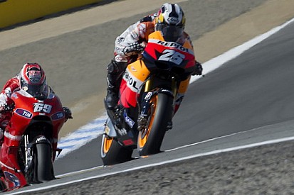 Una buca ha tradito Dani Pedrosa
