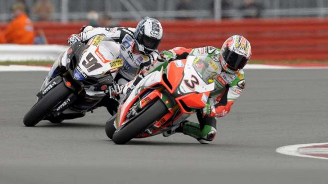 Nurburgring, libere 1: Biaggi mette in fila le Ducati