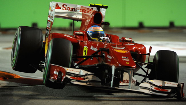 Alonso cala il poker a Singapore!