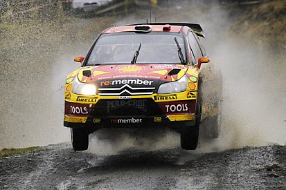 Galles, PS8: Ogier ko, Solberg passa al comando