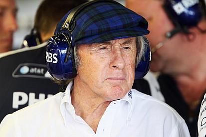 Jackie Stewart vittima di un malore in aereo