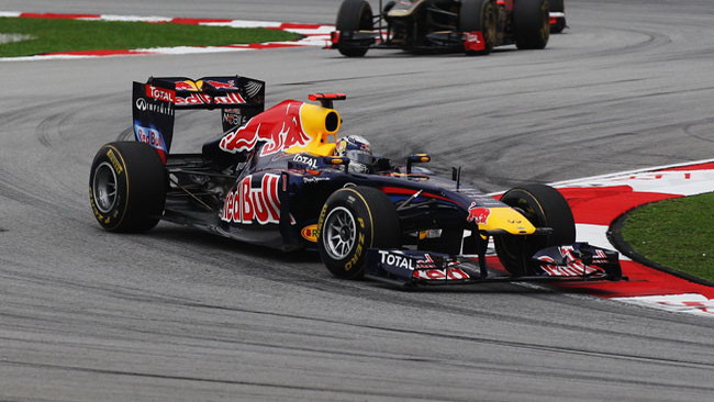 Vettel si conferma imprendibile con la Red Bull