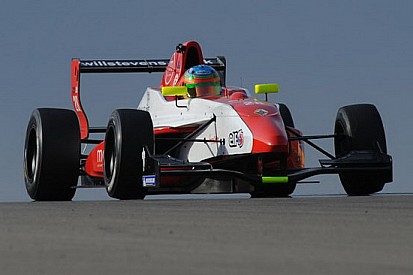 Will Stevens conquista la pole ad Alcaniz